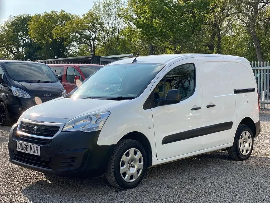 Used Peugeot Partner 2018 White