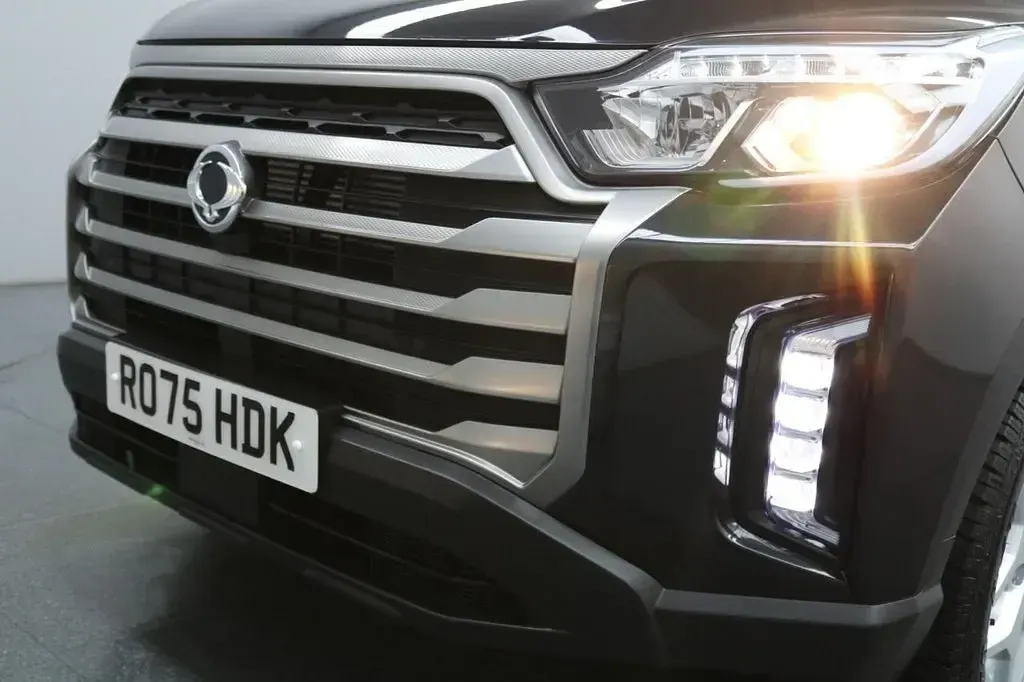 New KGM Musso 202 HP (148 kW) 2025 Black Pickup