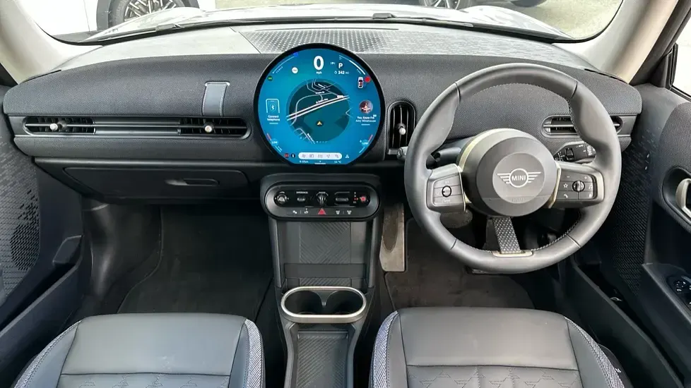Used Mini Cooper Hatch 113 kW (154 HP) 2025 Silver Hatchback