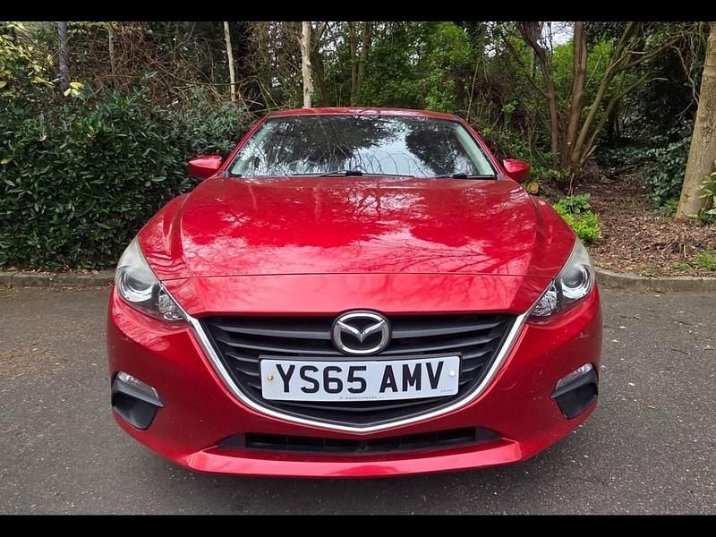 Used Mazda 3 100 HP (73 kW) 2015 Red Hatchback