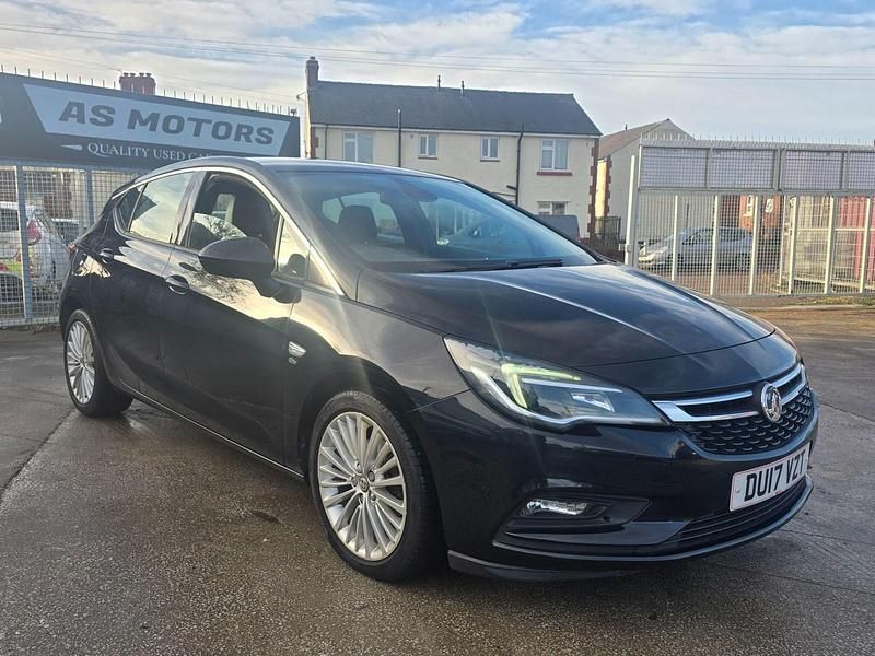 Black Used 2017 Vauxhall Astra Elite Hatchback | £5,495 (Good price) - Image 1/4