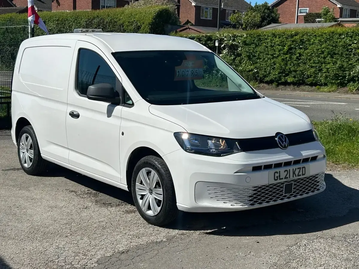 Used VW Caddy 102 HP (75 kW) 2021 White MPV