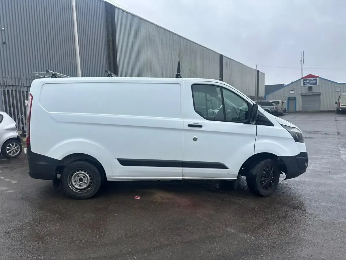 Begagnad Ford Transit Custom 100 HK (73 kW) 2015 Vit Van