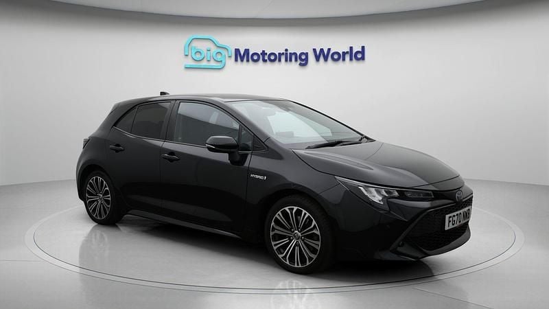Used 2020 Toyota Corolla Design | £14,600 (Fair price) - Image 1/4