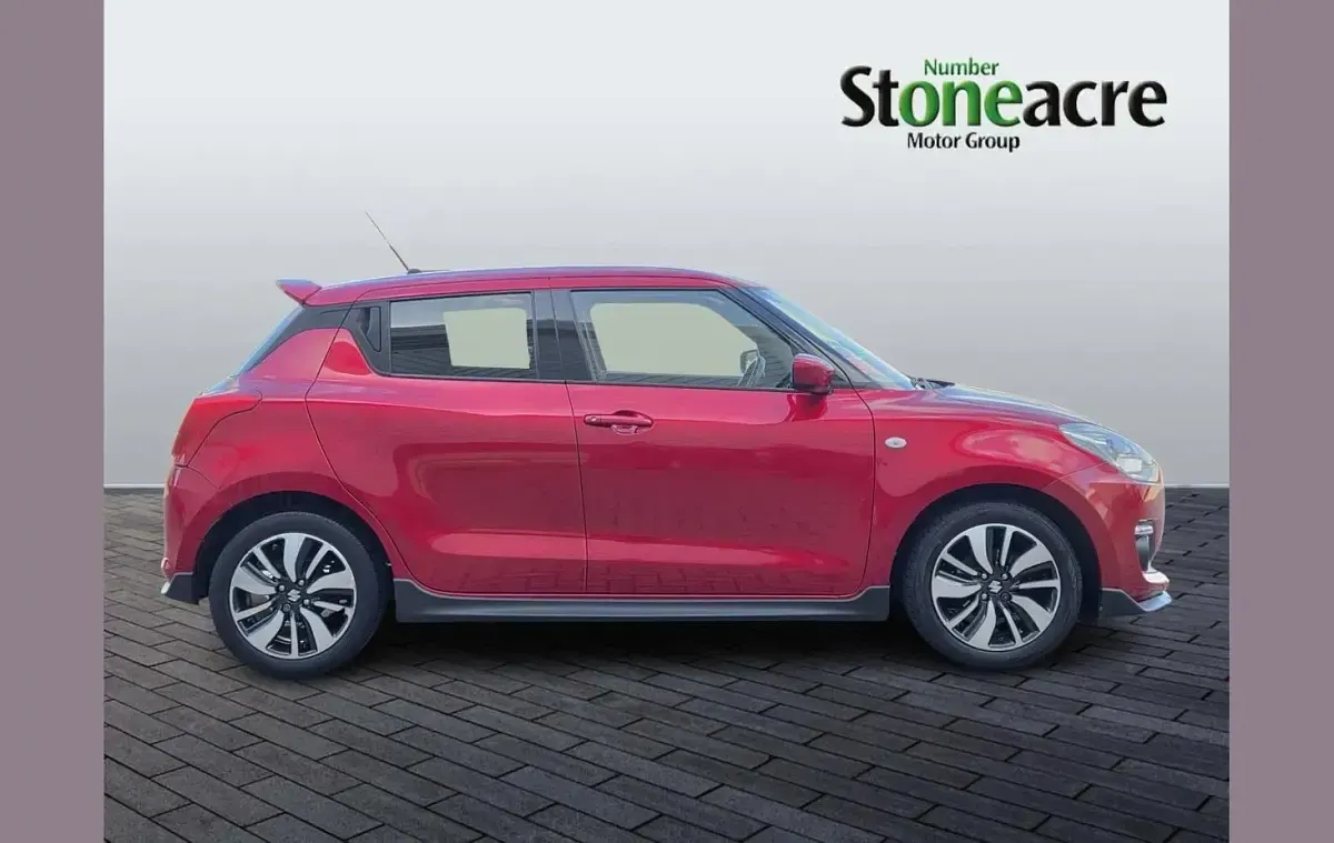 Used Suzuki Swift 90 HP (66 kW) 2019 Red Hatchback
