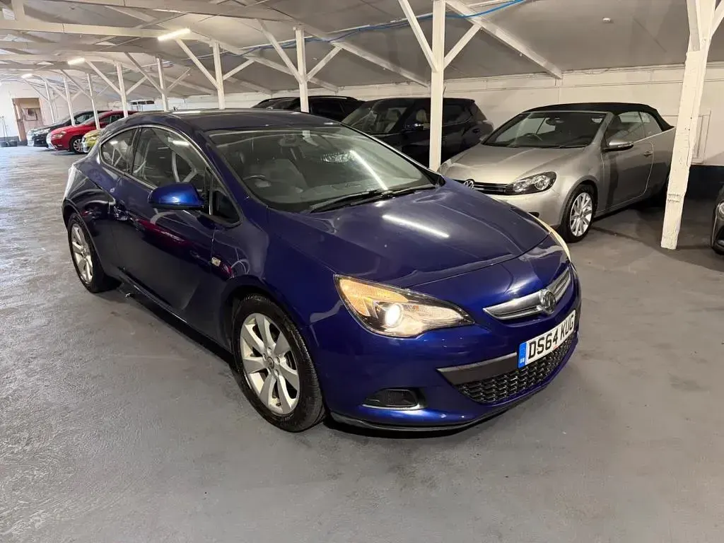 Used Vauxhall Astra GTC Sport 165 HP (121 kW) 2014 Blue Hatchback