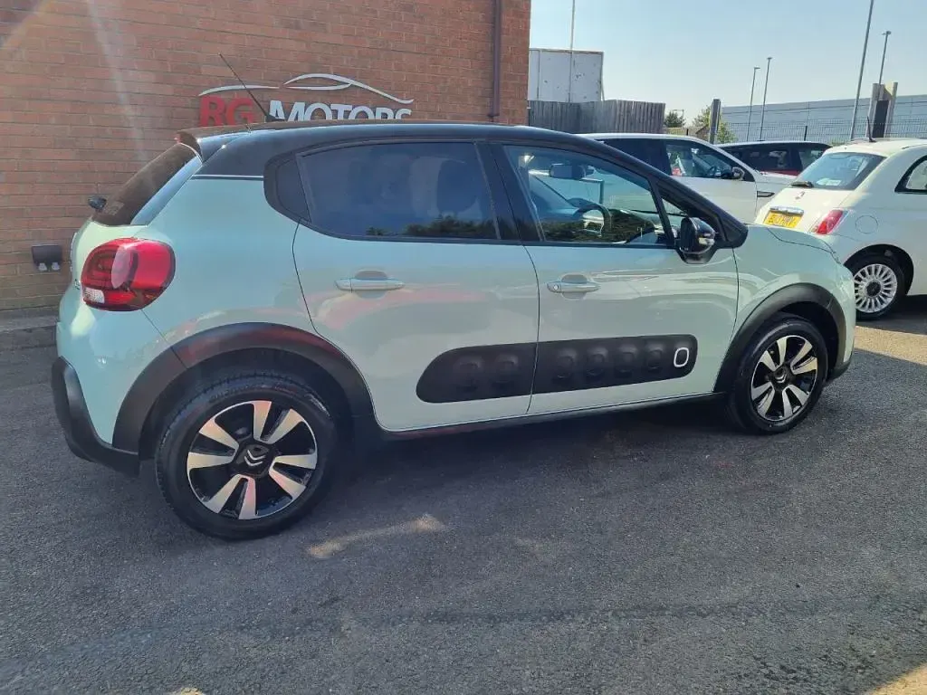 Used Citroën C3 Flair 83 HP (61 kW) 2019 Green Hatchback