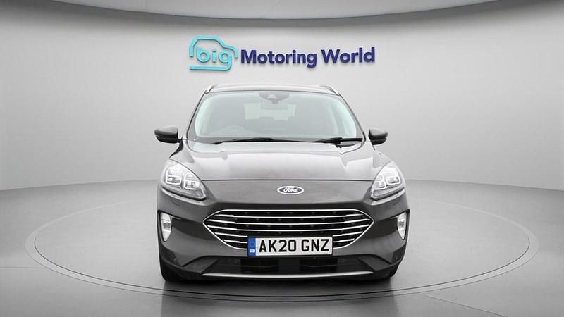 Begagnad Ford Kuga Titanium 225 HK (165 kW) 2020 Grå SUV