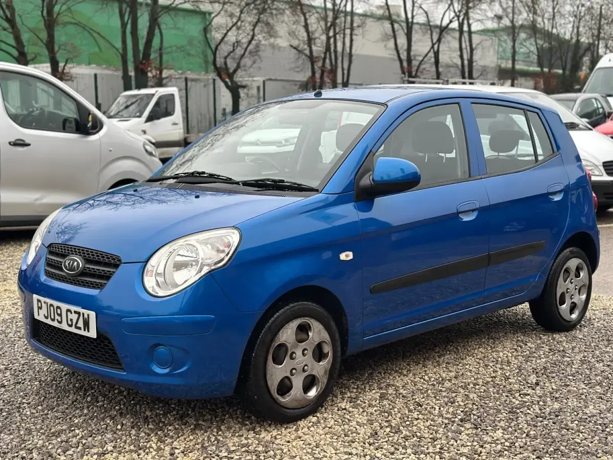 Second-hand Kia Picanto 64 CP (47 kW) 2009 Albastru Hatchback