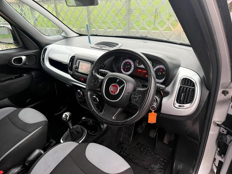 Used Fiat 500L Pop Star 85 HP (62 kW) 2014 Silver MPV