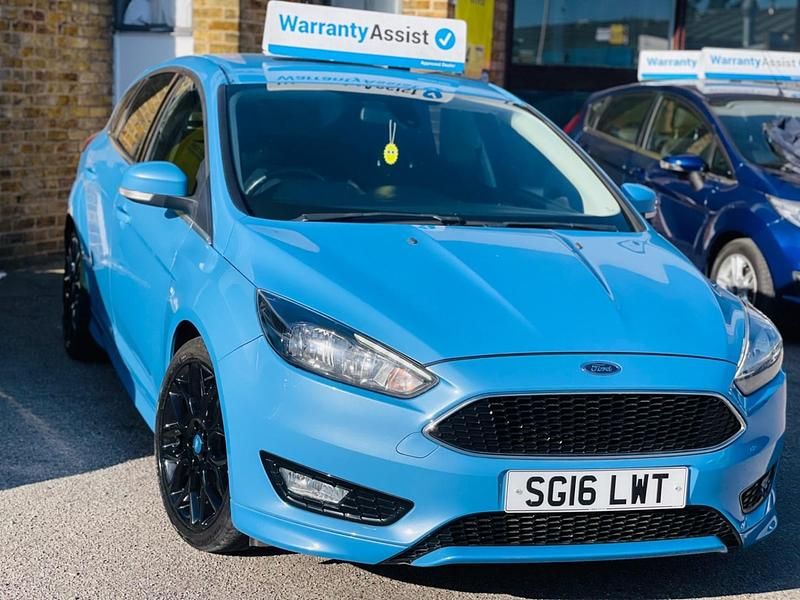 Used Ford Focus Zetec 2016 Blue Hatchback