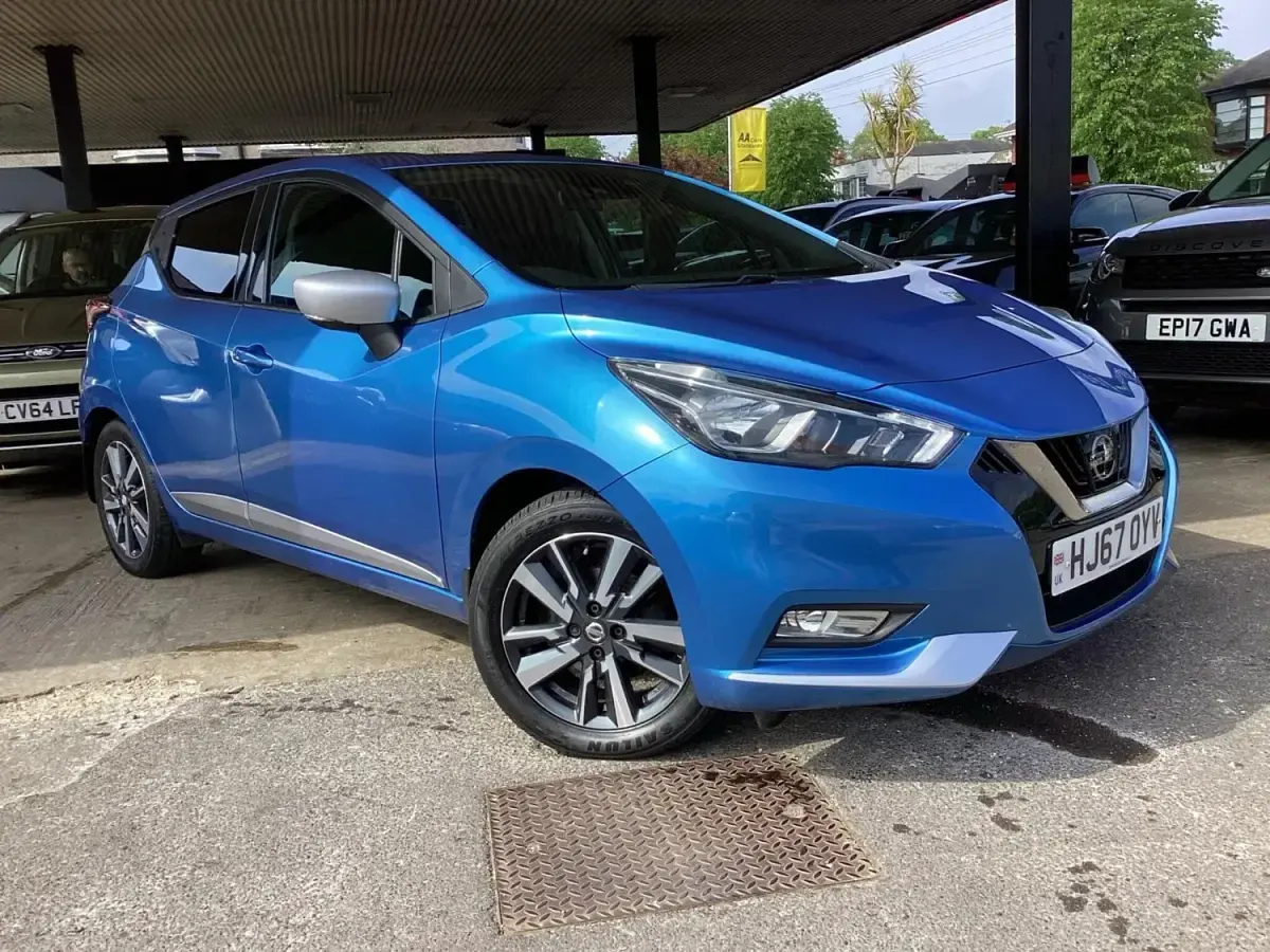 Begagnad Nissan Micra N-Connecta 90 HK (66 kW) 2017 Blå Halvkombi