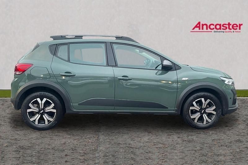 Used Dacia Sandero Journey 90 HP (66 kW) 2023 Green SUV