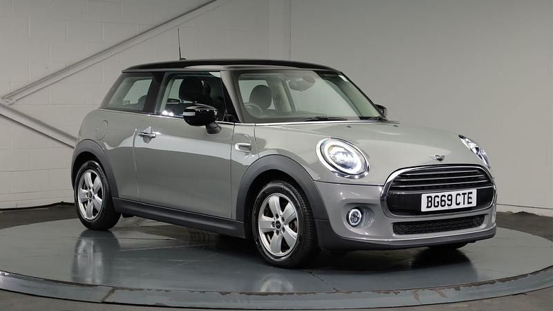 Grey Used 2019 Mini Cooper Classic Hatchback | £12,750 (Fair price) - Image 1/4