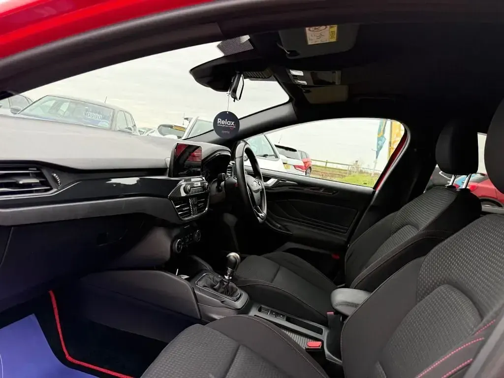 Begagnad Ford Focus ST-Line 125 HK (91 kW) 2019 Röd Halvkombi