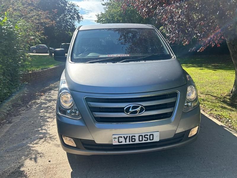 Used Hyundai I800 SE 134 HP (98 kW) 2016 Silver MPV