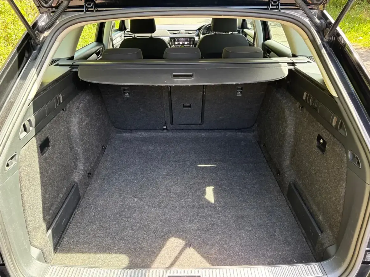 Gebraucht Skoda Superb SE 2021 Schwarz Kombi
