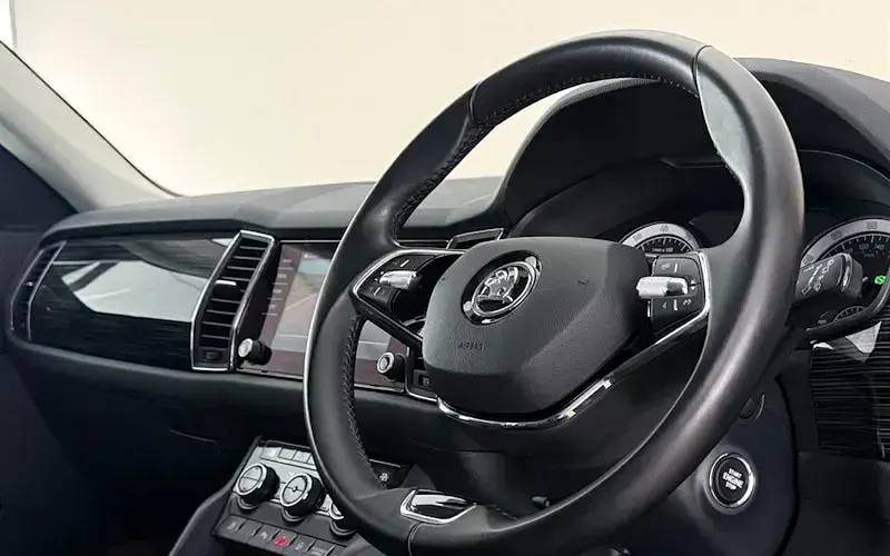 Usado Skoda Kodiaq SE L 190 CV (139 kW) 2021 Gris SUV
