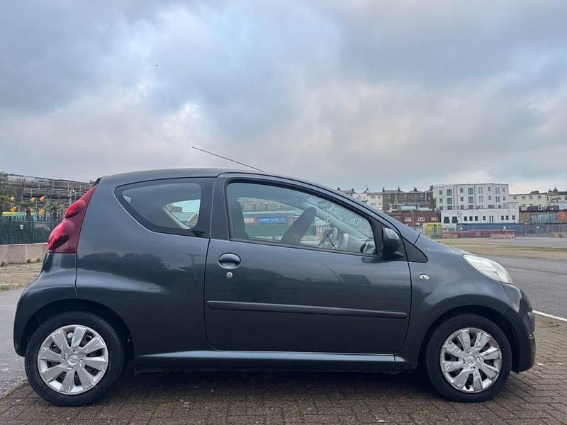 Used Peugeot 107 Active 68 HP (50 kW) 2012 Grey Hatchback