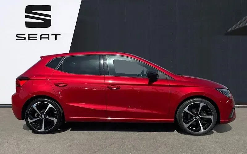 Used Seat Ibiza FR Sport 110 HP (80 kW) 2023 Red Hatchback