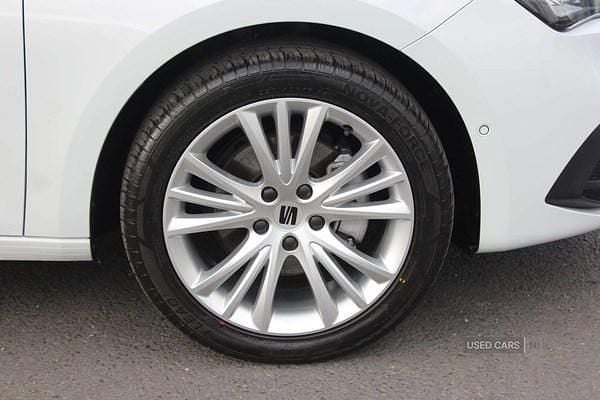 Used Seat Leon SE Dynamic 110 HP (80 kW) 2022 White Hatchback