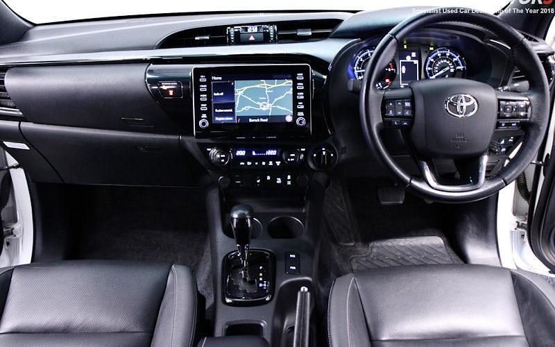 Usado Toyota HiLux 204 HP (150 kW) 2024 Pickup