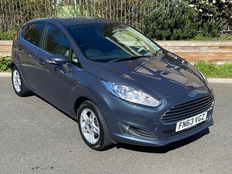 Used Ford Fiesta Zetec 82 HP (60 kW) 2013 Grey Hatchback