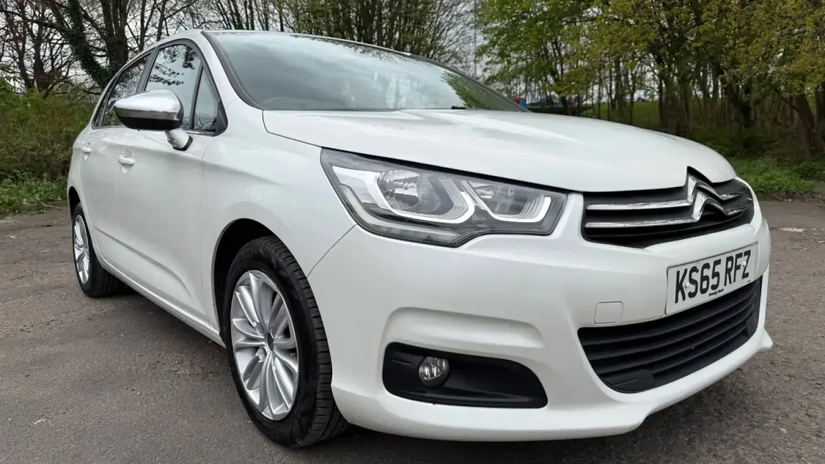 Używany Citroën C4 Flair 2015 Biały Hatchback