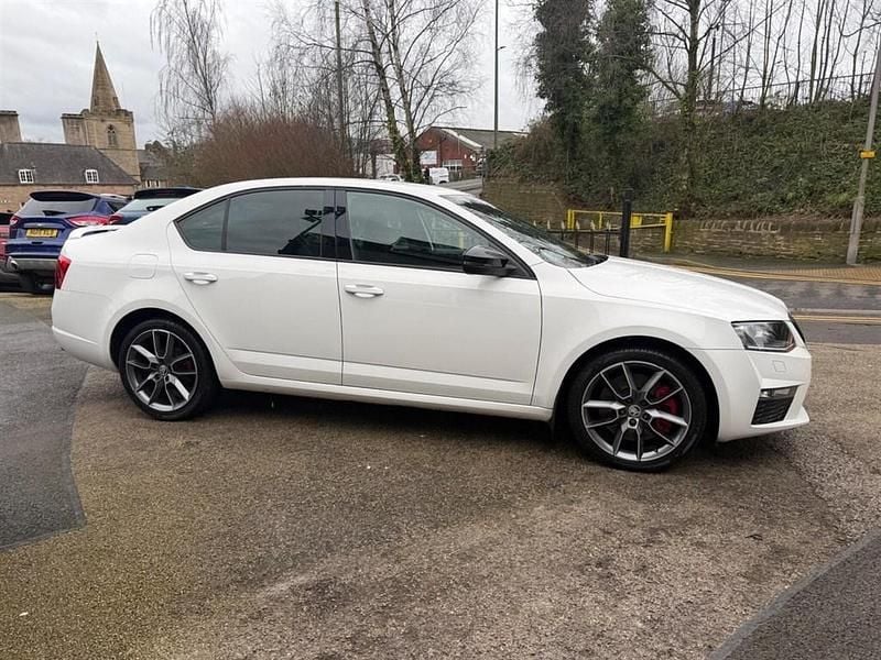 Begagnad Skoda Octavia vRS 2014 Vit Halvkombi
