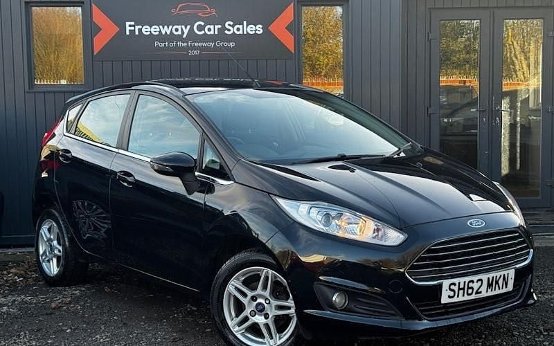 Used 2015 Ford Fiesta Zetec Hatchback | £5,450 (Good price) - Image 1/4