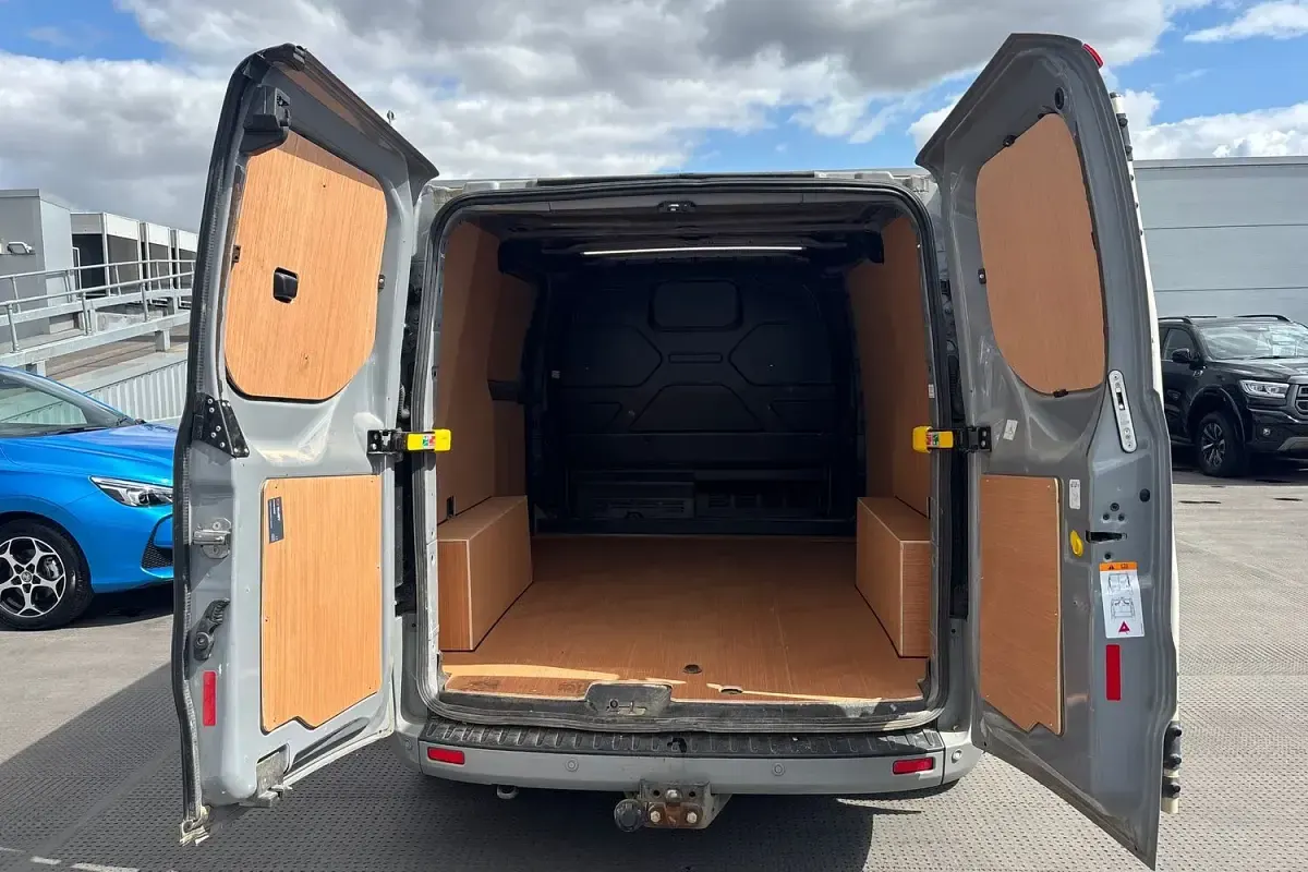 Used Ford Transit Custom Limited 130 HP (95 kW) 2023 Grey Van