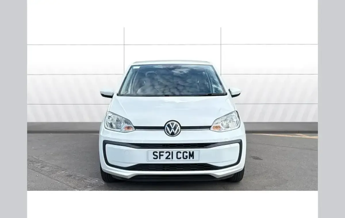 Used VW up! 65 HP (47 kW) 2021 White Hatchback
