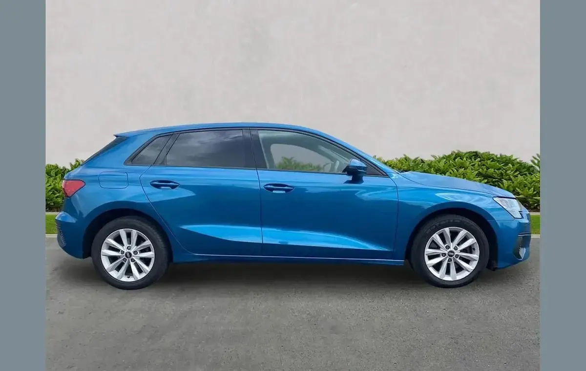 Used Audi A3 Advanced 147 HP (108 kW) 2020 Blue Sedan
