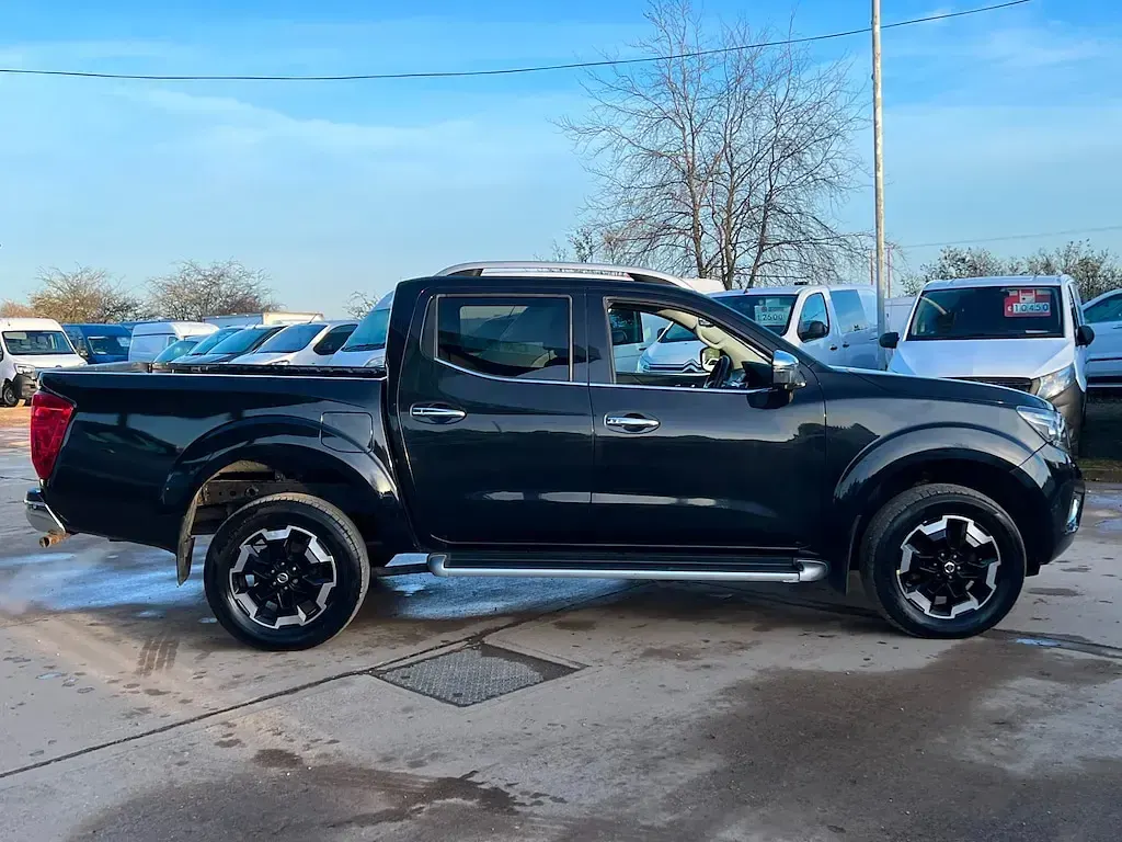 Used Nissan Navara Tekna 190 HP (139 kW) 2020 Black Pickup