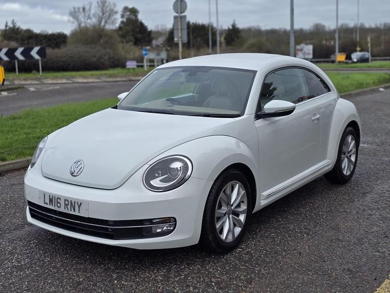 Używany VW Beetle Design 105 KM (77 kW) 2016 Biały Hatchback