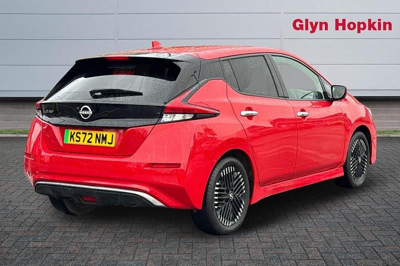 Used Nissan Leaf Tekna 110 kW (150 HP) 2022 Red Hatchback