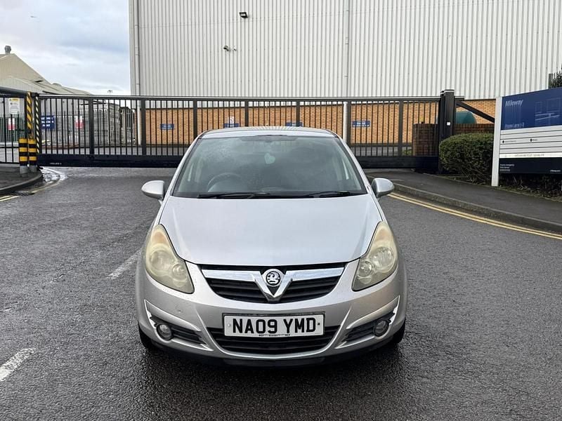 Second-hand Vauxhall Corsa 2009 Argintiu Hatchback