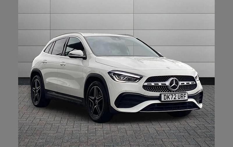 Used Mercedes GLA200 Executive 163 HP (119 kW) 2022 White SUV