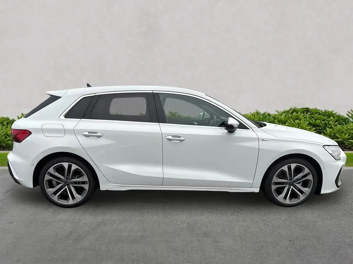 Used Audi A3 Sportback S-Line 150 HP (110 kW) 2026 White Hatchback