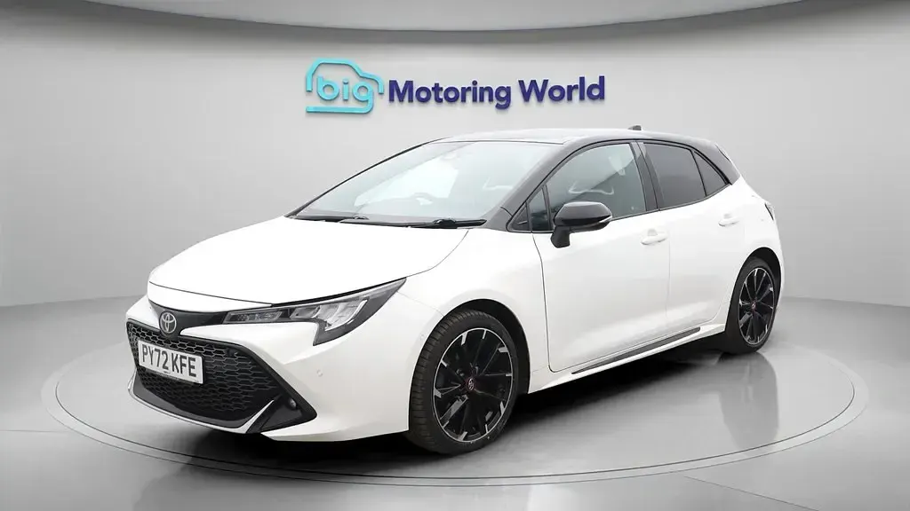 Usado Toyota Corolla Sport 140 HP (102 kW) 2023 Branco Citadino