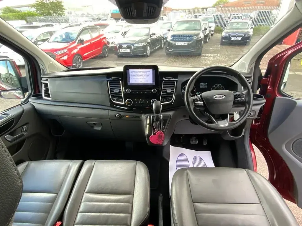 Used Ford Transit Custom Limited 185 HP (136 kW) 2020 Red Van