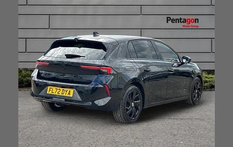 Used Vauxhall Astra GS Line 128 HP (94 kW) 2022 Black Hatchback