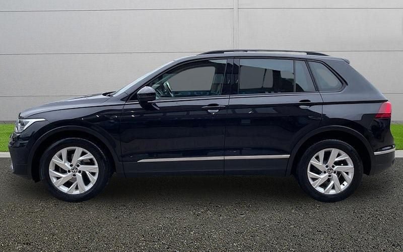 Second-hand VW Tiguan Life 150 CP (110 kW) 2023 SUV