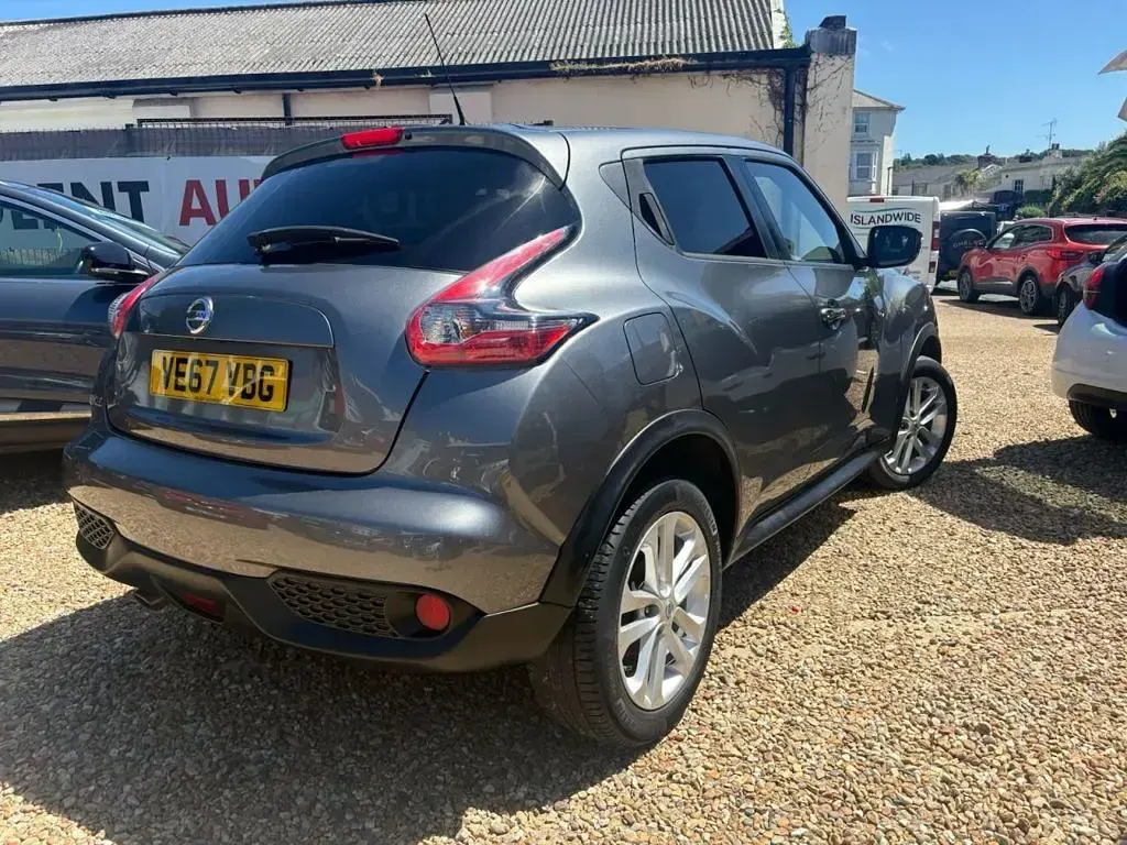 Used Nissan Juke N-Connecta 110 HP (80 kW) 2017 Grey SUV
