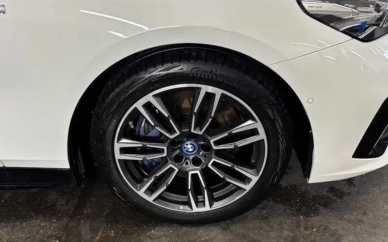 Used BMW i5 M Sport 250 kW (340 HP) 2024 White Sedan