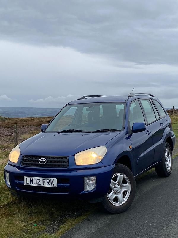 Blue Used 2002 Toyota RAV4 Estate | £2,500 (Good price) - Image 1/4