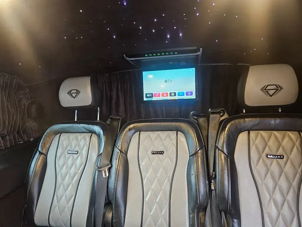 Used Mercedes V250 2018 Black MPV
