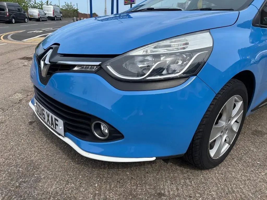 Used Renault Clio IV Dynamique 75 HP (55 kW) 2016 Blue Hatchback