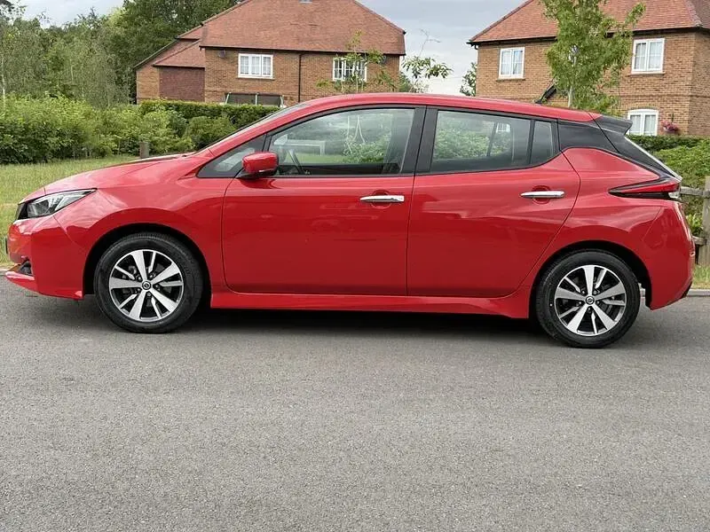 Used Nissan Leaf Acenta 41 kW (56 HP) 2022 Red Hatchback