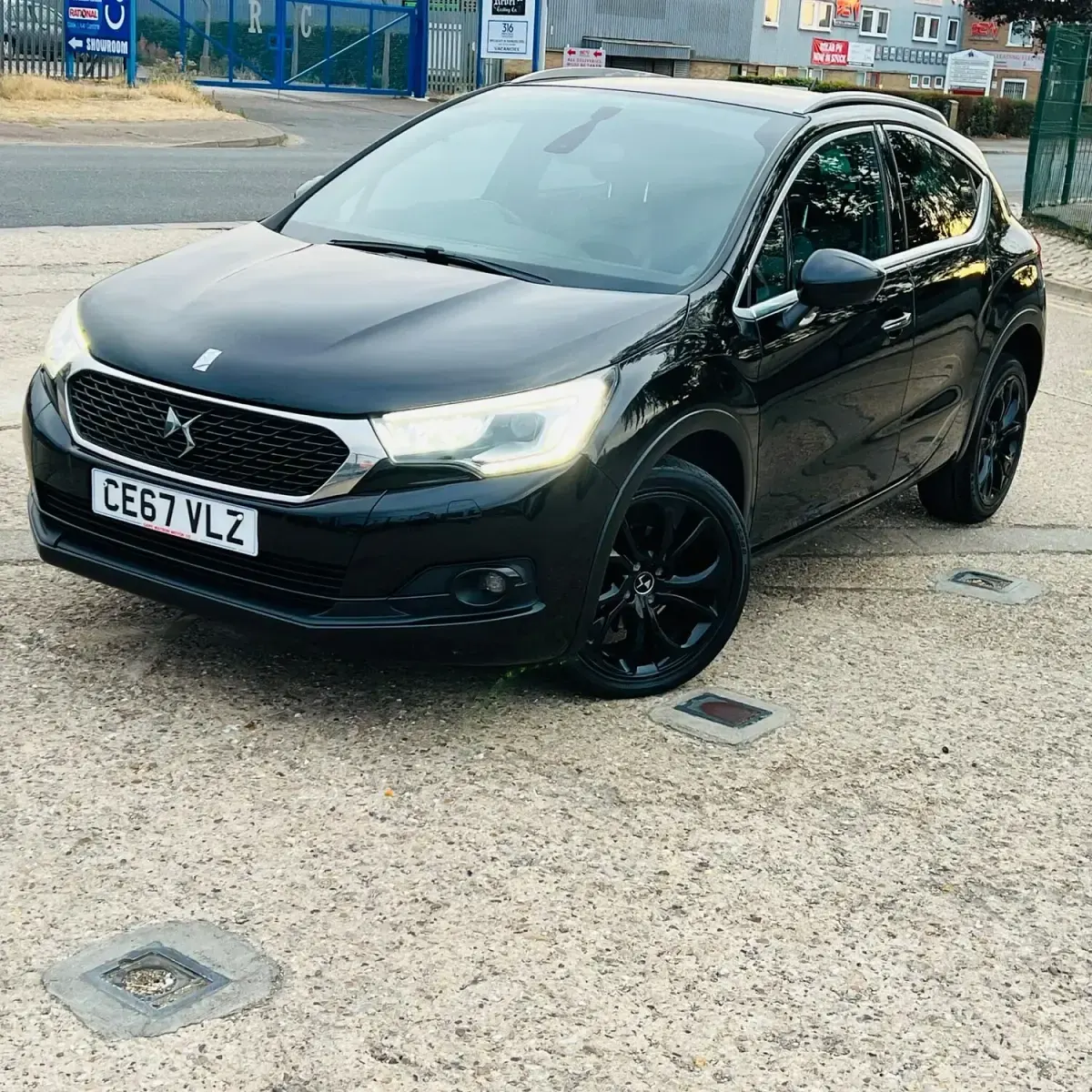 Used DS Automobiles DS4 120 HP (88 kW) 2017 Black Hatchback